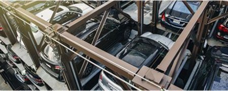 Prueba del sistema de estacionamiento con elevación de plataforma Tabitha PCY en curso